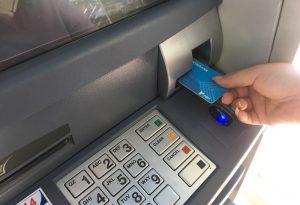 thẻ ATM là gì
