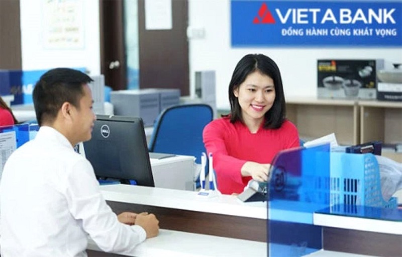 Khi đến giao dịch tại ngân hàng Việt A nên lưu ý mang theo CMND/CCCD